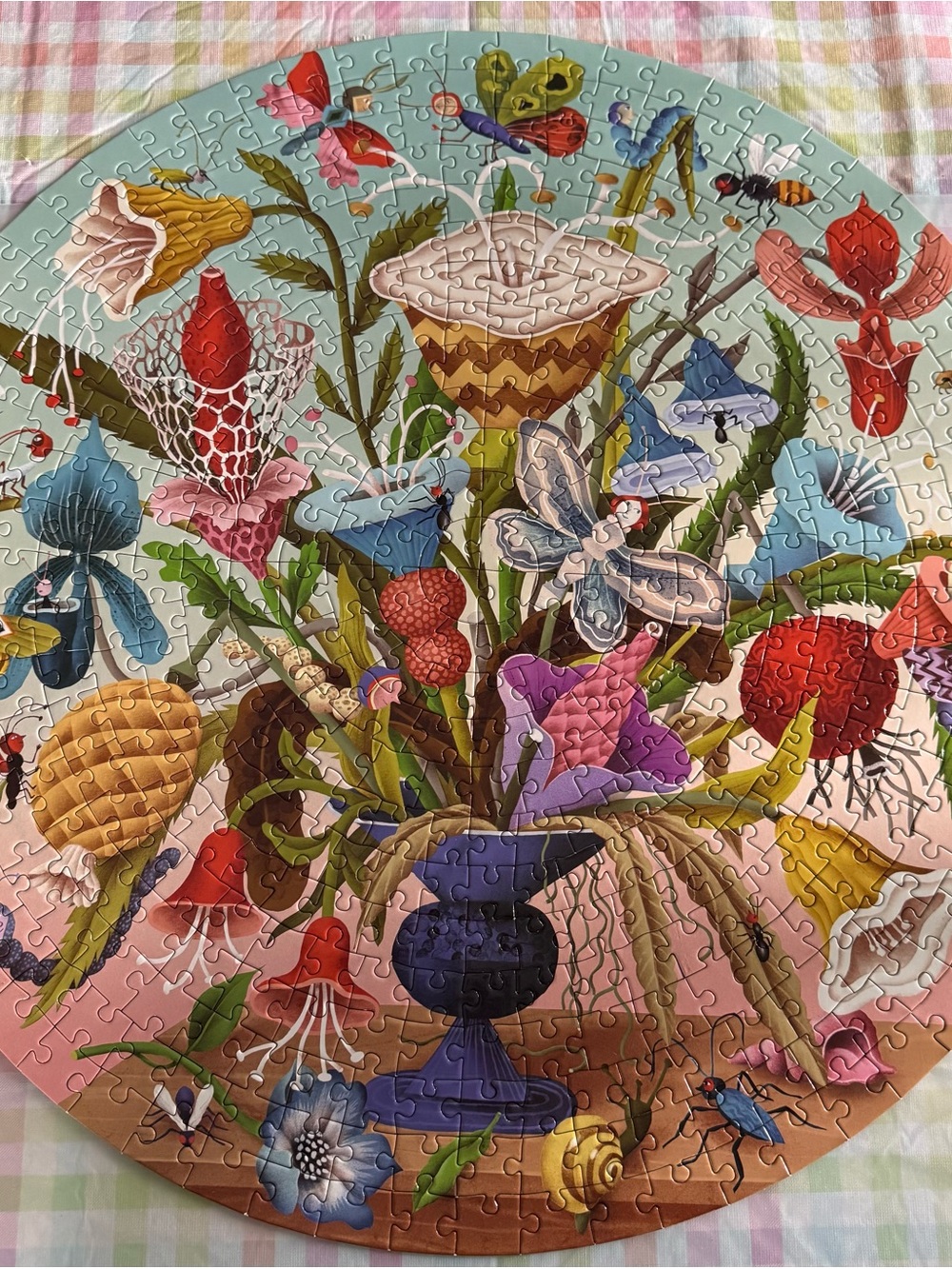 500 Piece Crazy Bug Bouquet Round Puzzle - Picture 3 of 5